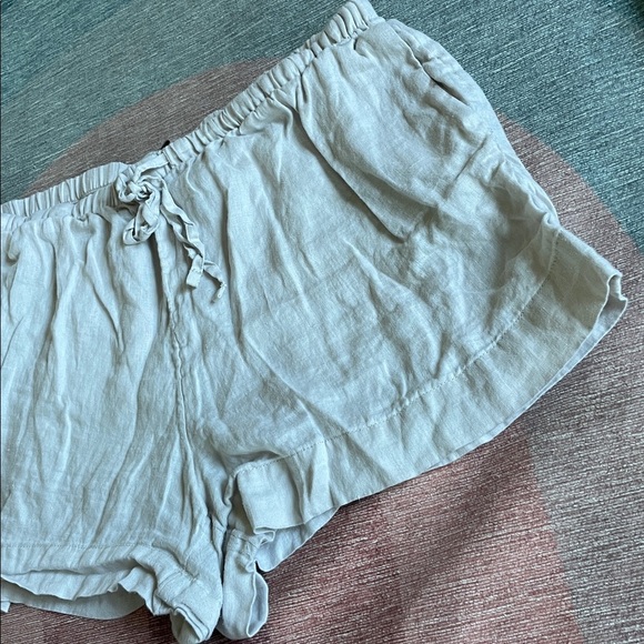 H&M %100 Linen Cream Lounge Casual Shorts - Picture 2 of 6
